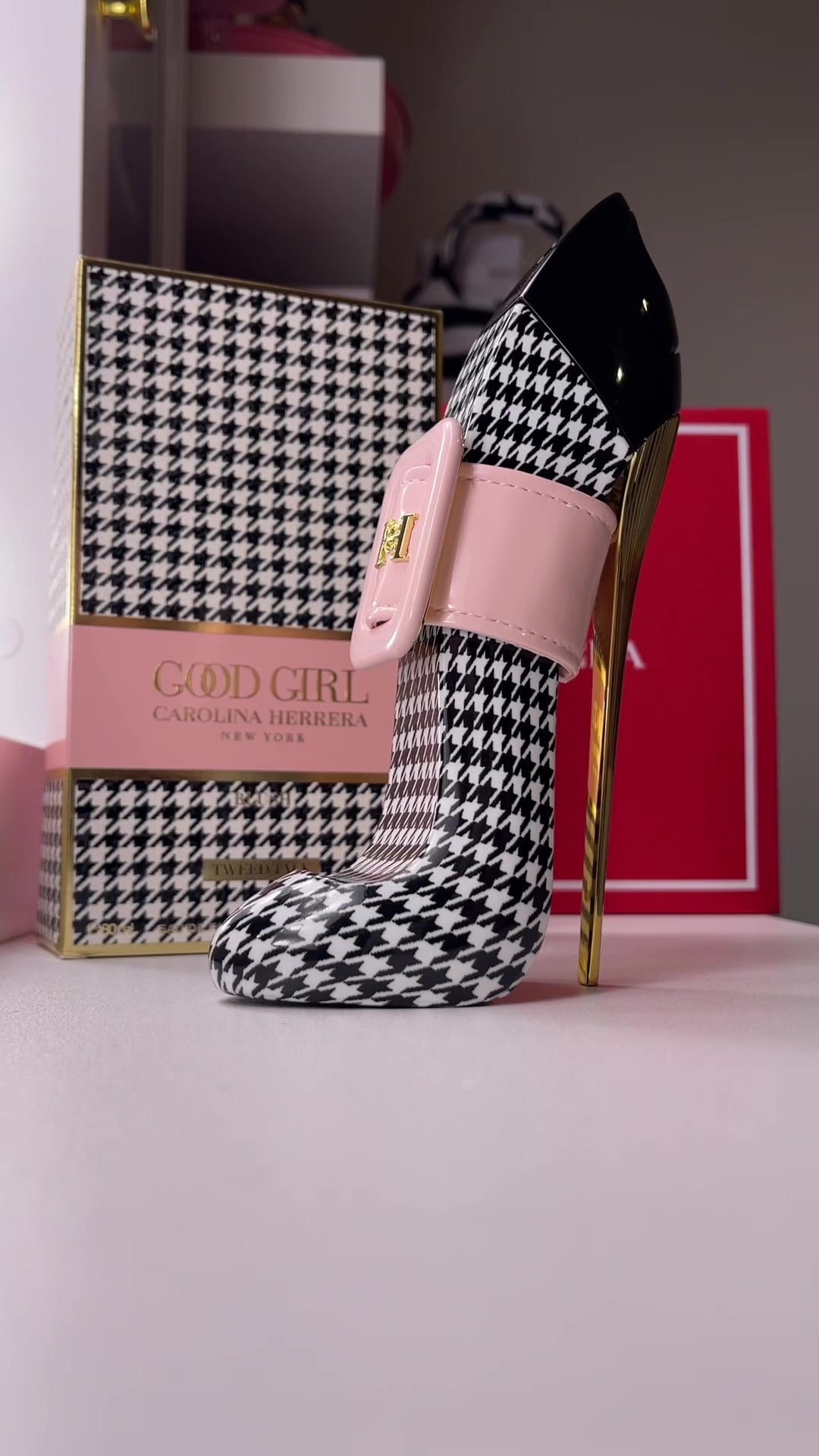 CAROLINA HERRERA TWEED TALK